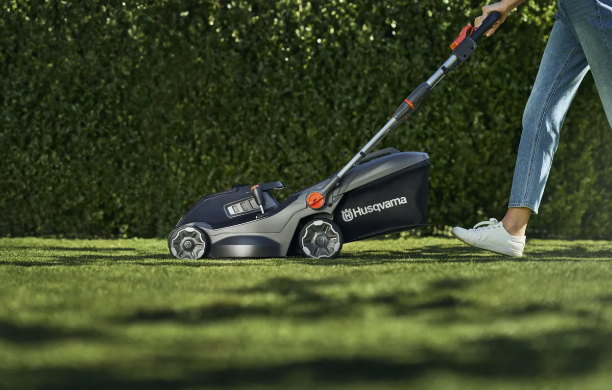 Tondeuse à batterie Husqvarna Aspire LC34-P4A pack avec batterie P4A 18-B72 + chargeur P4A 18-C70