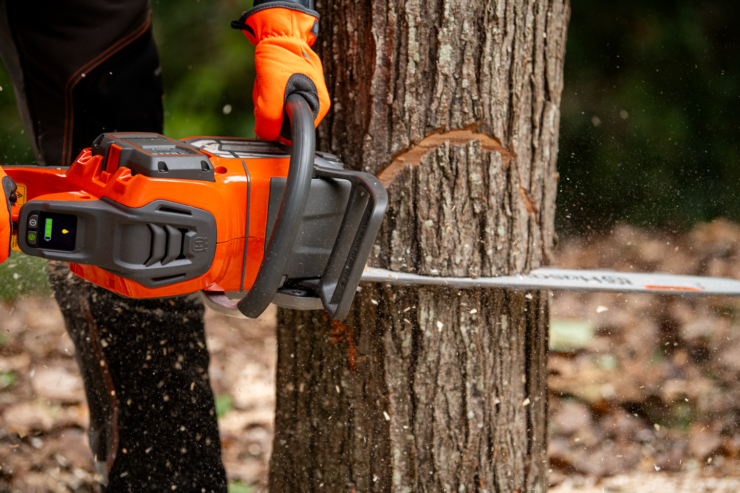 Tronçonneuse professionnelle à batterie Husqvarna 550iXP