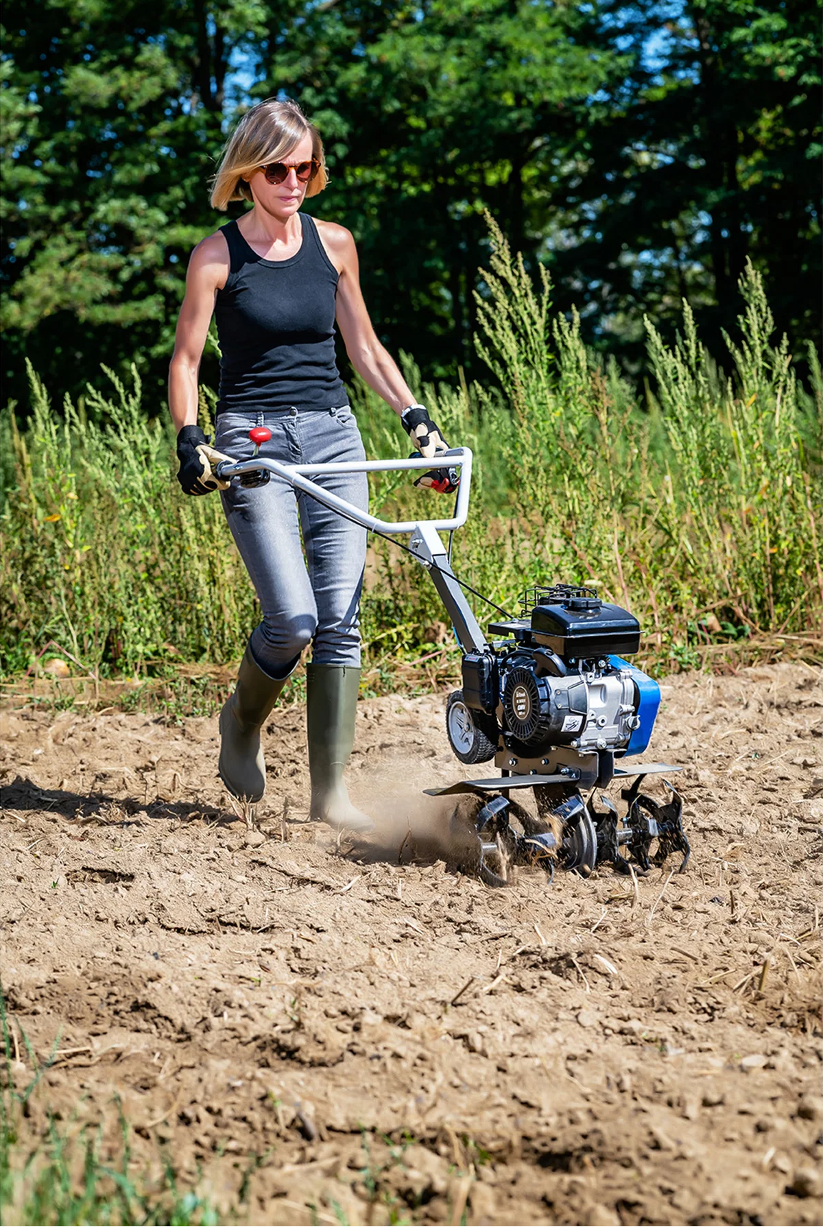 Motobineuse Staub Maxibêche K – 80cm3 – 1 vitesse avant – 6 fraises – largeur de travail 22 à 45cm