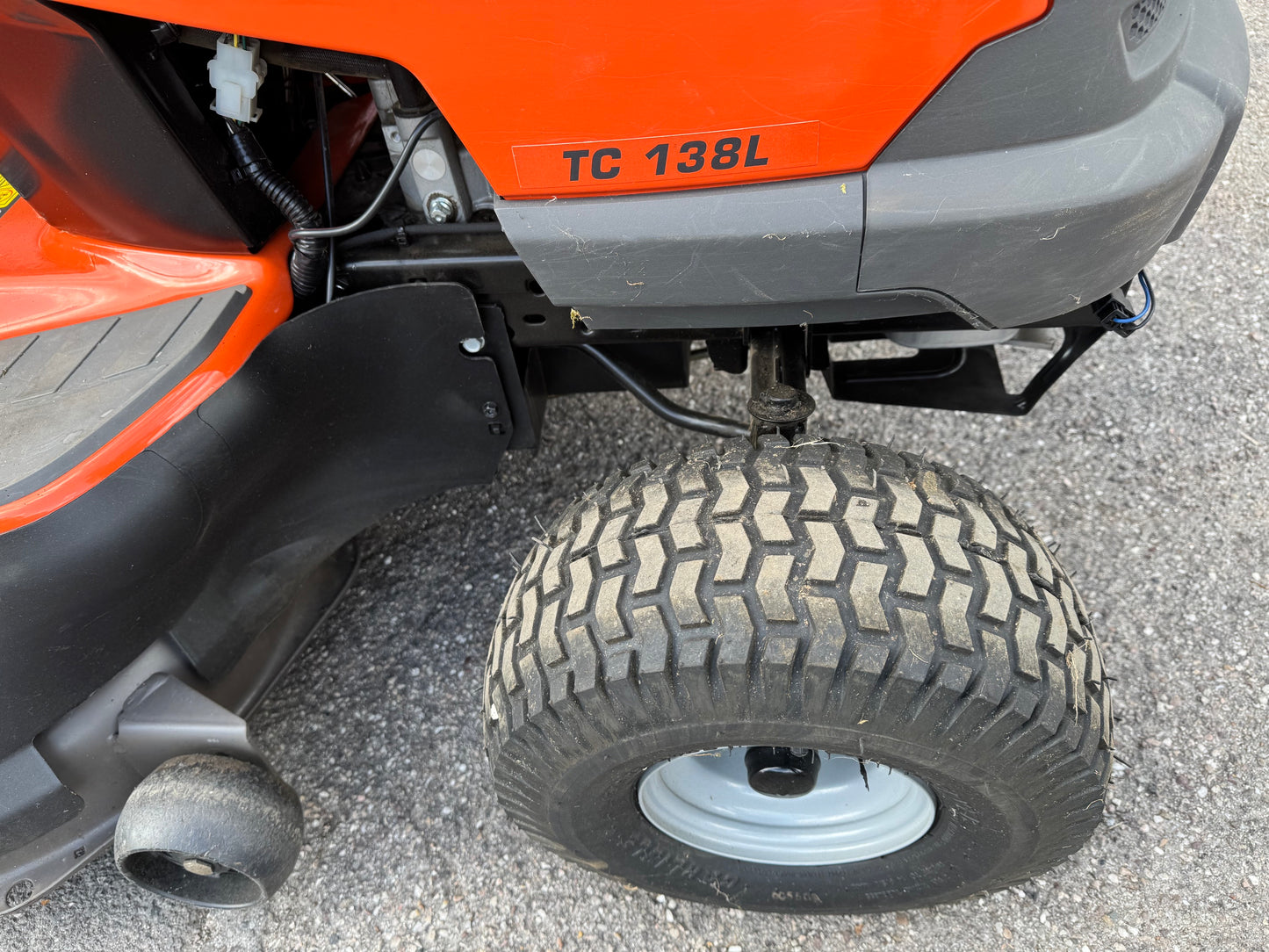 Tracteur tondeuse Husqvarna TC138L - OCCASION