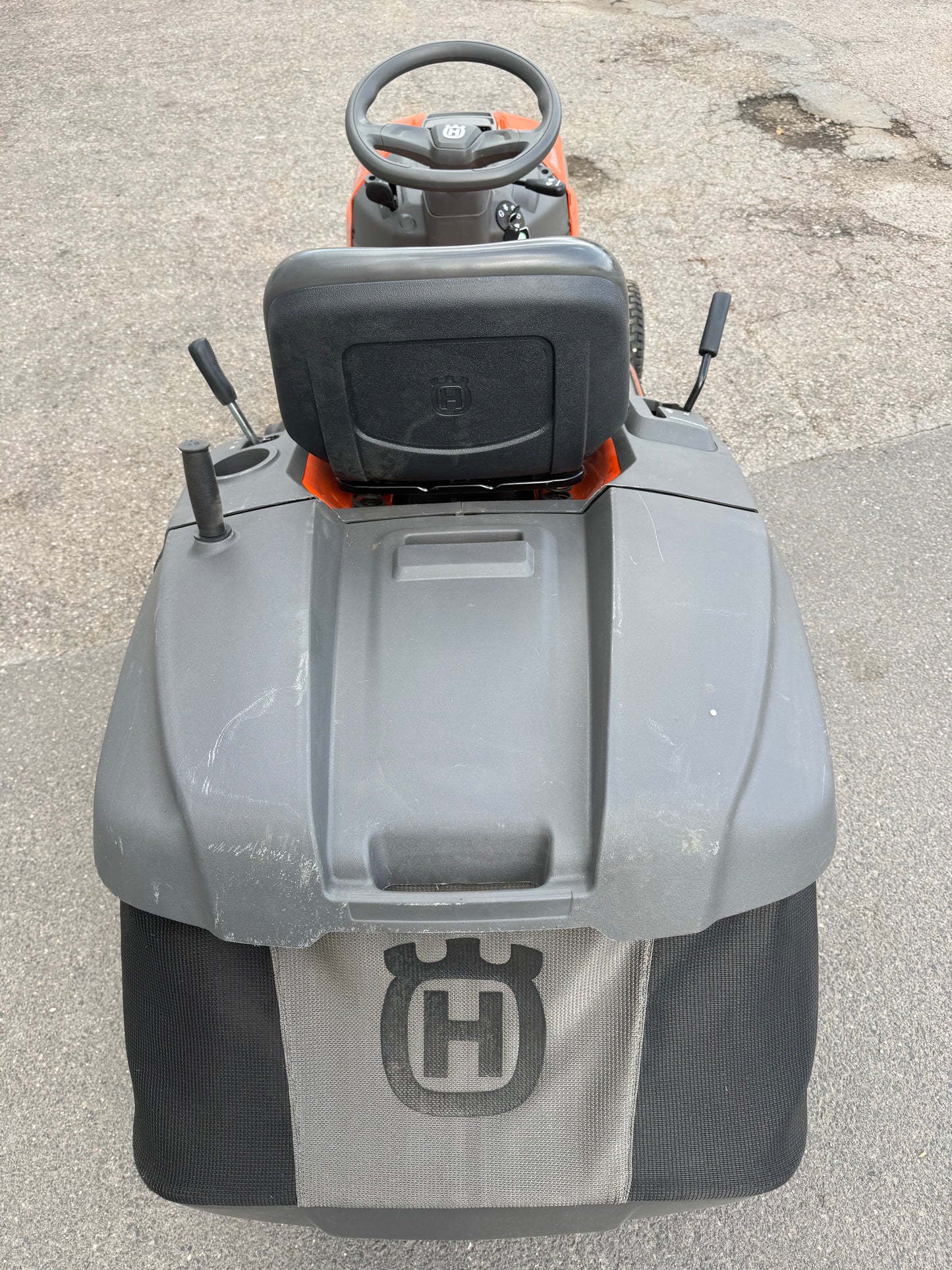 Tracteur tondeuse Husqvarna TC138L - OCCASION
