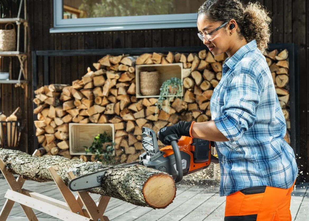 Tronçonneuse à batterie Husqvarna 230i pack avec batterie 40-B140 + chargeur 40-C80