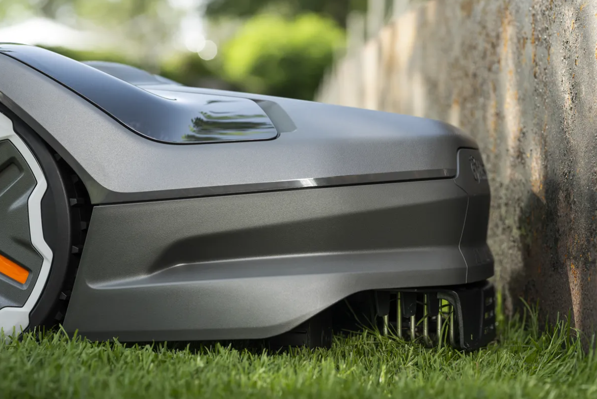 Robot tondeuse Husqvarna Automower 305E NERA - Surface max 600m2 - Pente max 30% (17°)