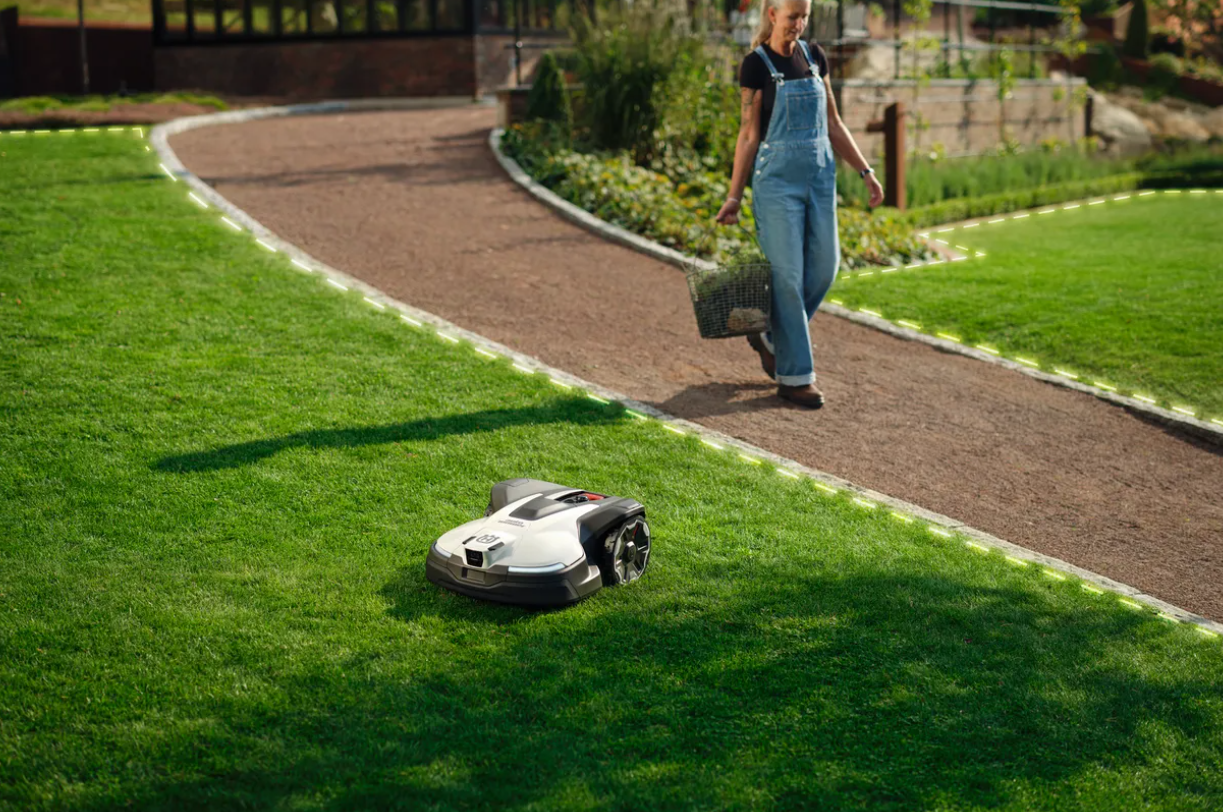 Robot tondeuse Husqvarna Automower 430V - Surface max 4800m² - Pente max 50%