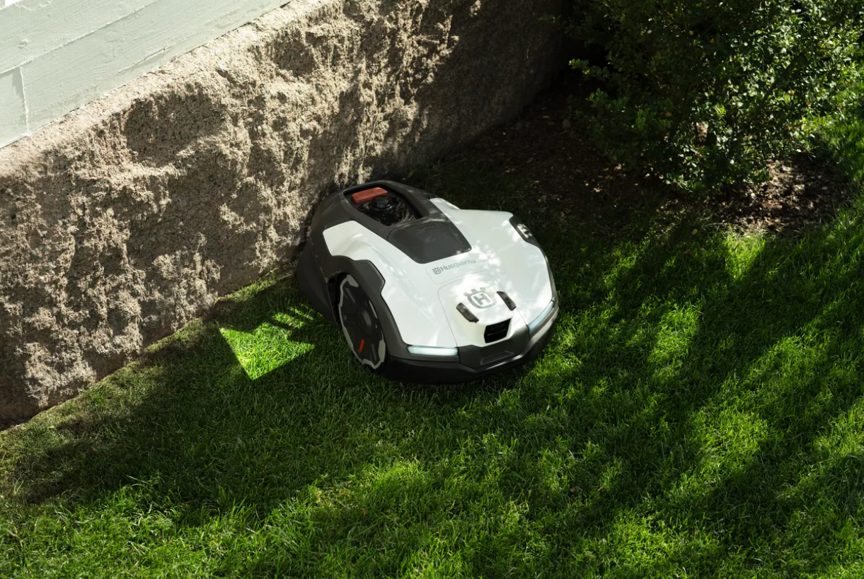 Robot tondeuse Husqvarna Automower 410VE NERA - Surface max 1500m² - Pente max 30% (22°)