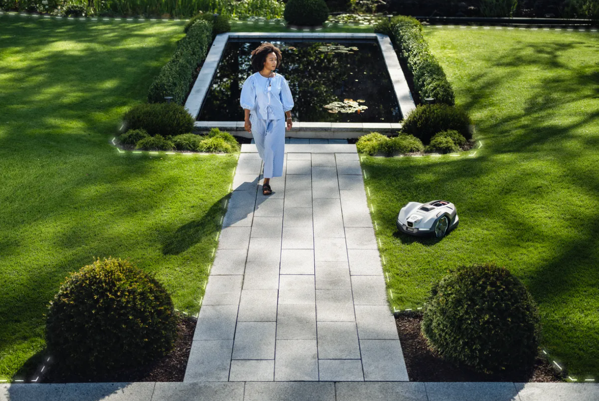 Robot tondeuse Husqvarna Automower 410VE NERA - Surface max 1500m² - Pente max 30% (22°)