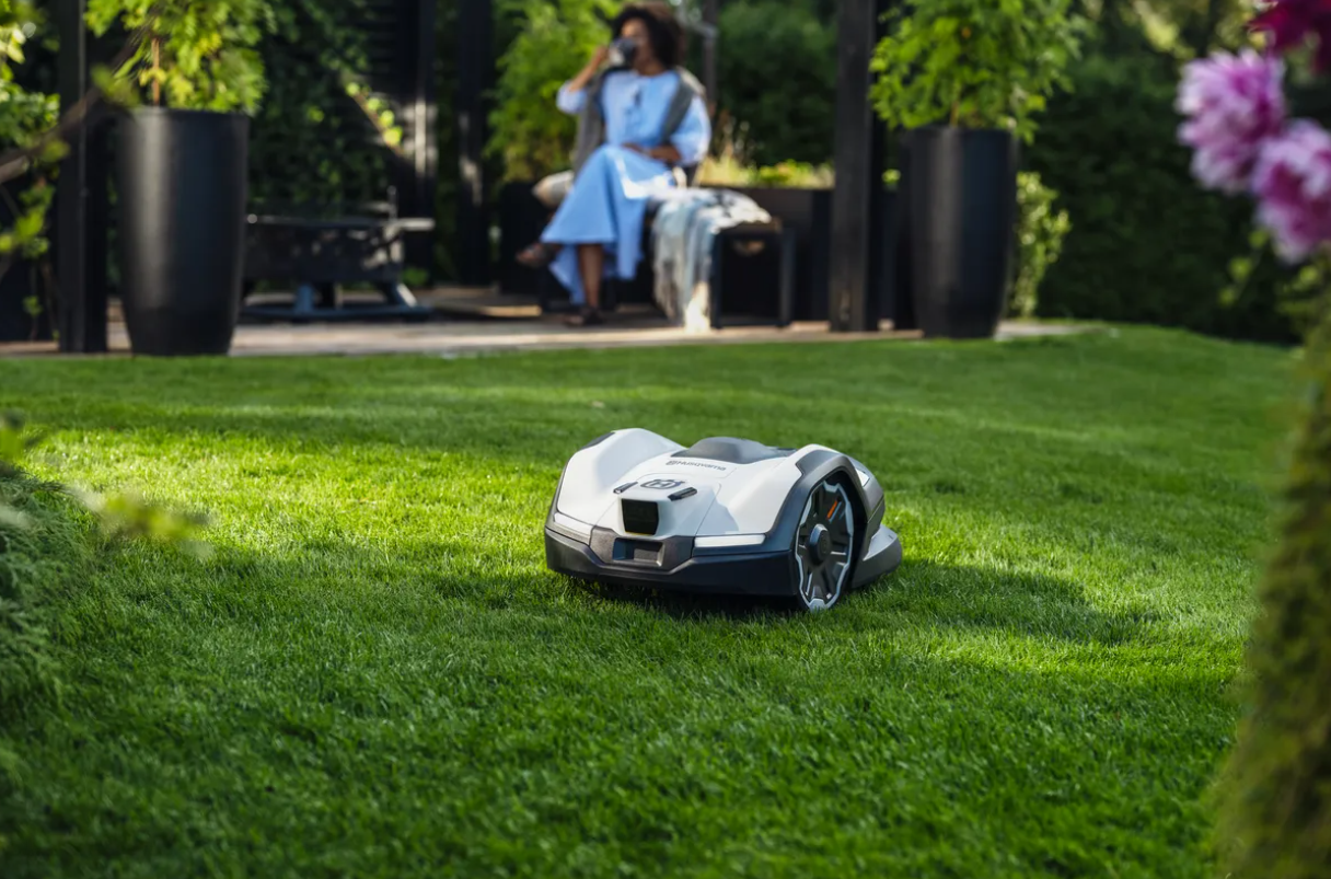 Robot tondeuse Husqvarna Automower 410VE NERA - Surface max 1500m² - Pente max 30% (22°)