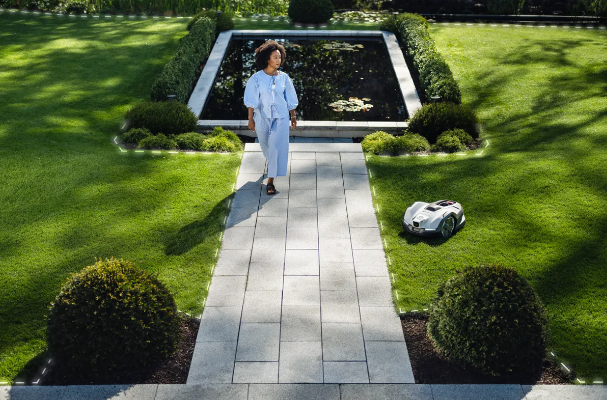 Robot tondeuse Husqvarna Automower 405VE NERA - Surface max 900m² - Pente max 30% (22°)