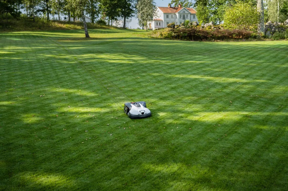 Robot tondeuse Husqvarna Automower 450V - Surface max 7500m² - Pente max 50%