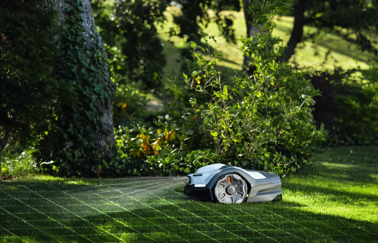 Robot tondeuse Husqvarna Automower 405VE NERA - Surface max 900m² - Pente max 30% (22°)