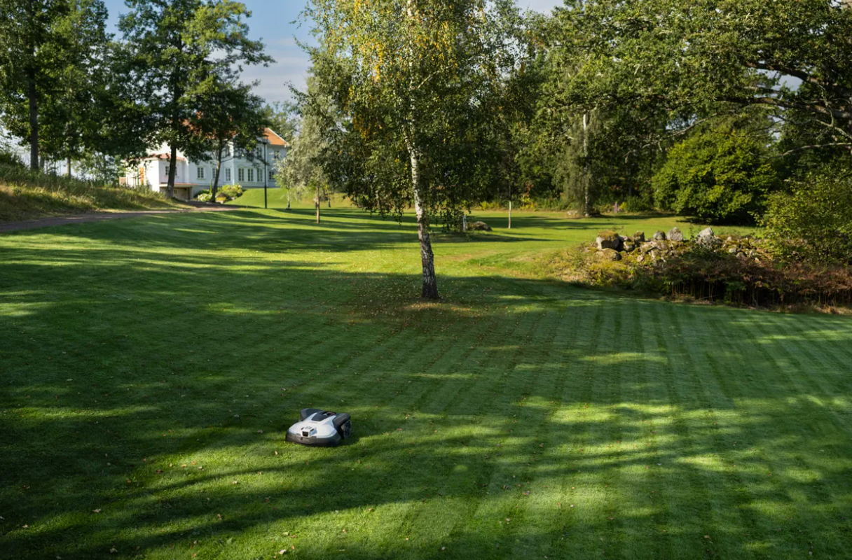 Robot tondeuse Husqvarna Automower 450V - Surface max 7500m² - Pente max 50%