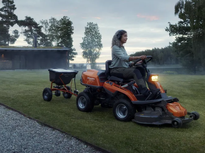 Rider Husqvarna R216T AWD 4x4 656cm3 carter 103cm 3 lames