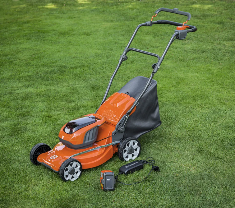 Tondeuse à batterie Husqvarna LC137i pack avec batterie 40-B140 + chargeur QC80